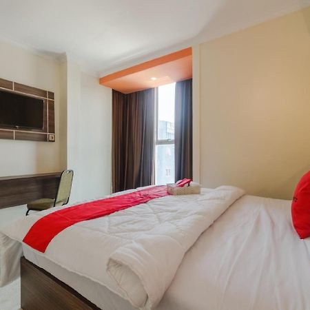 Reddoorz Plus @ Boulevard Panakkukang Makassar Extérieur photo