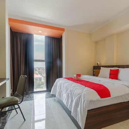 Reddoorz Plus @ Boulevard Panakkukang Makassar Extérieur photo