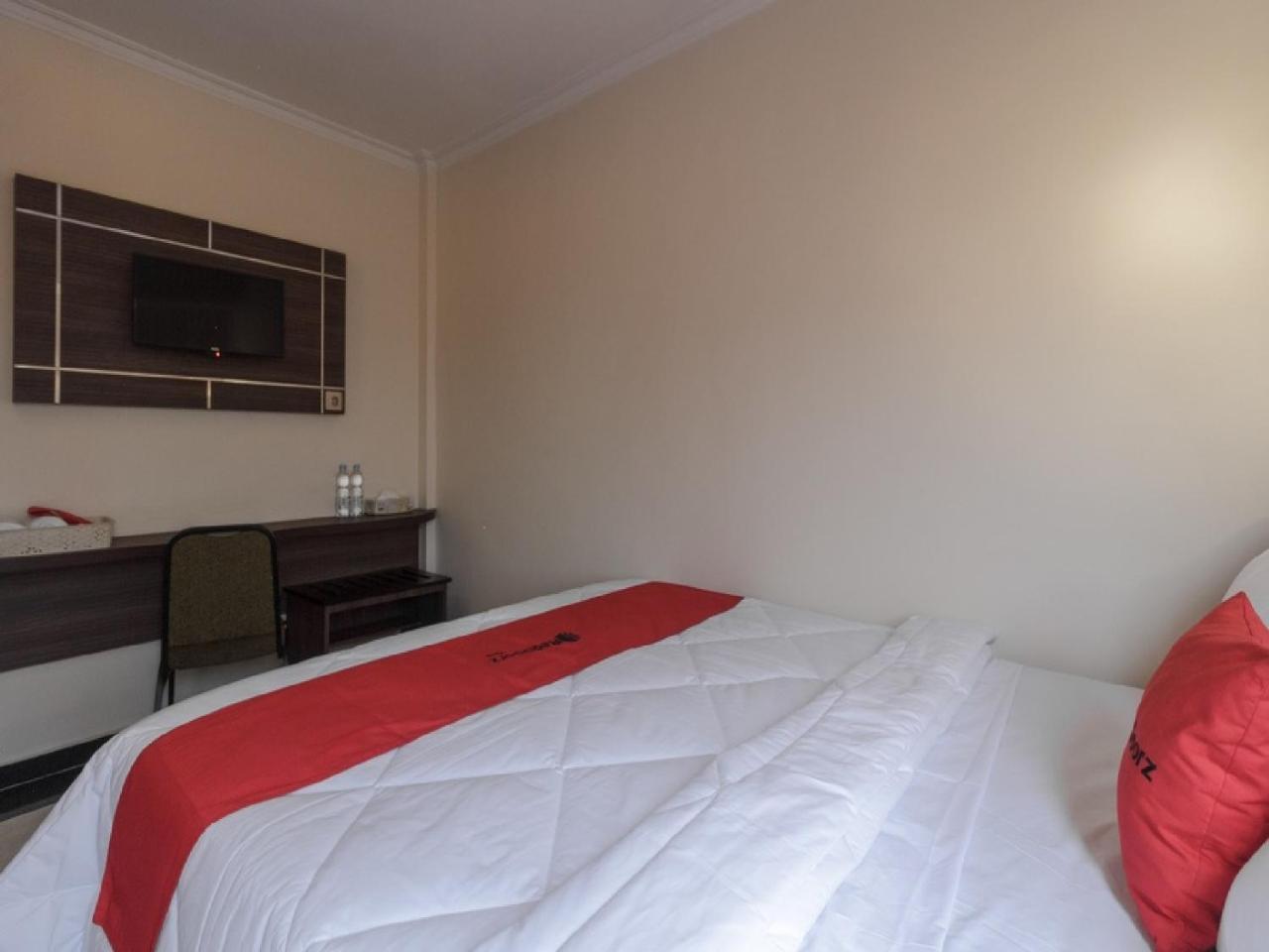Reddoorz Plus @ Boulevard Panakkukang Makassar Extérieur photo