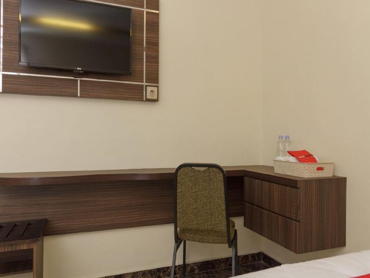 Reddoorz Plus @ Boulevard Panakkukang Makassar Extérieur photo