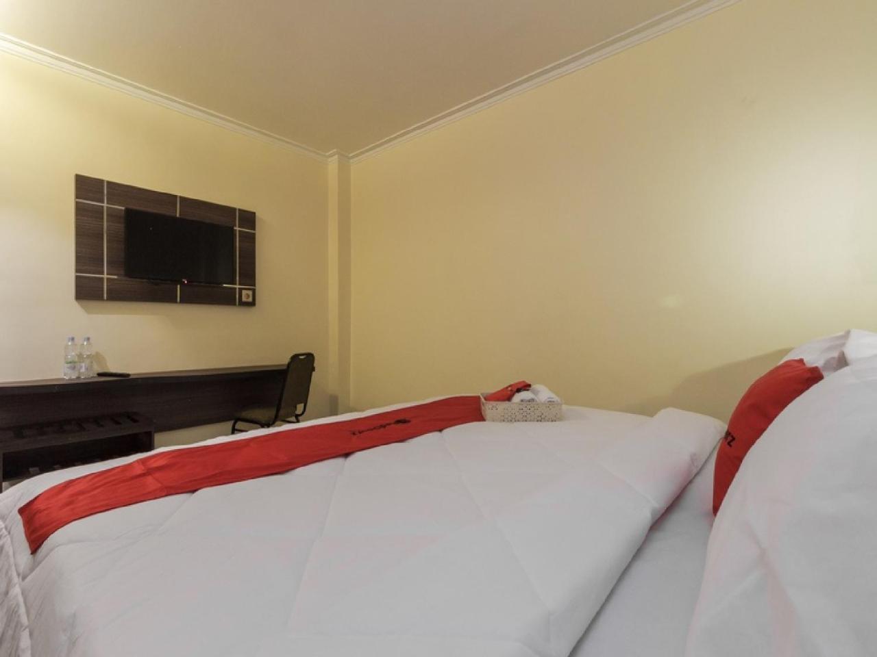 Reddoorz Plus @ Boulevard Panakkukang Makassar Extérieur photo